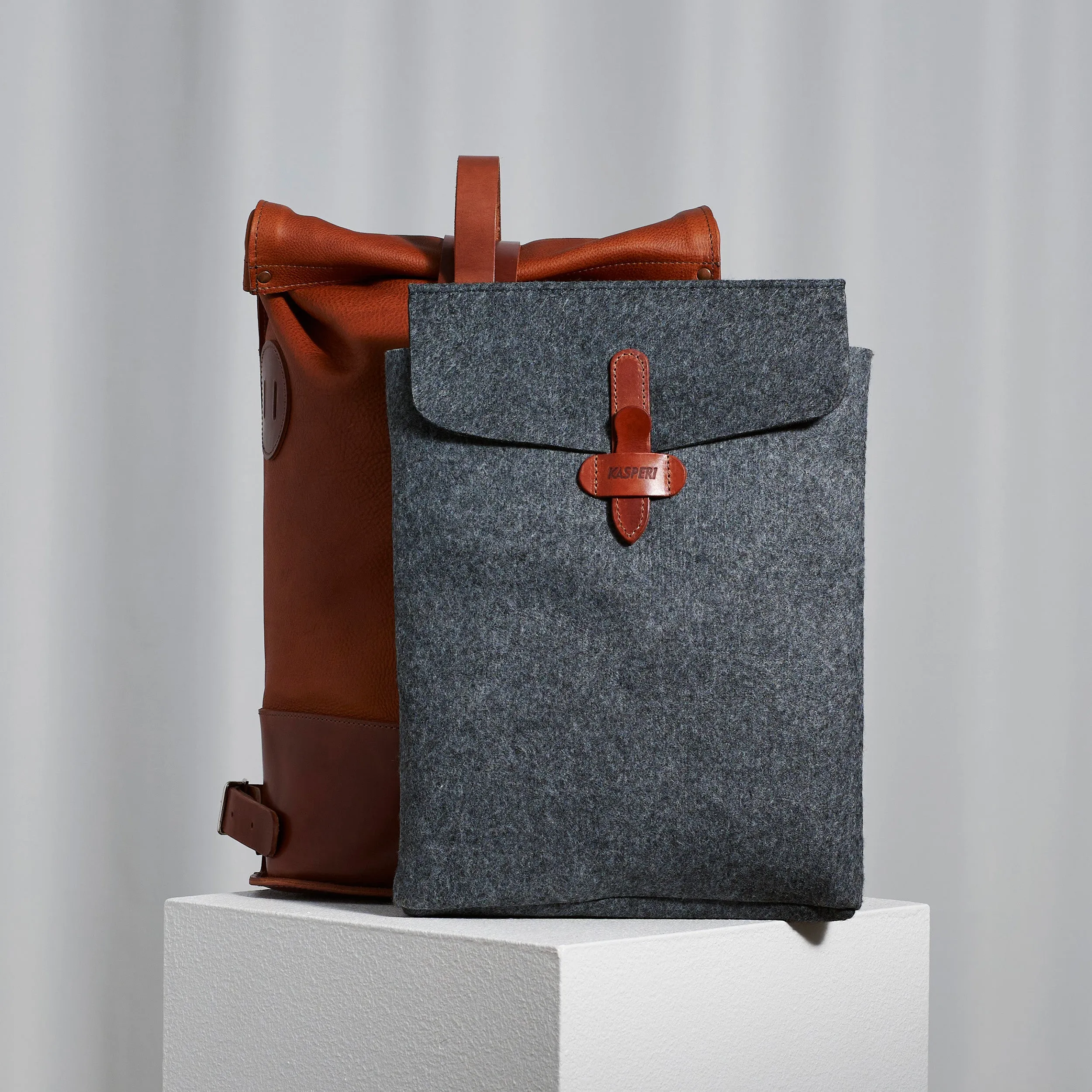 Small Fold Top – Leather Backpack in Honey & Brown